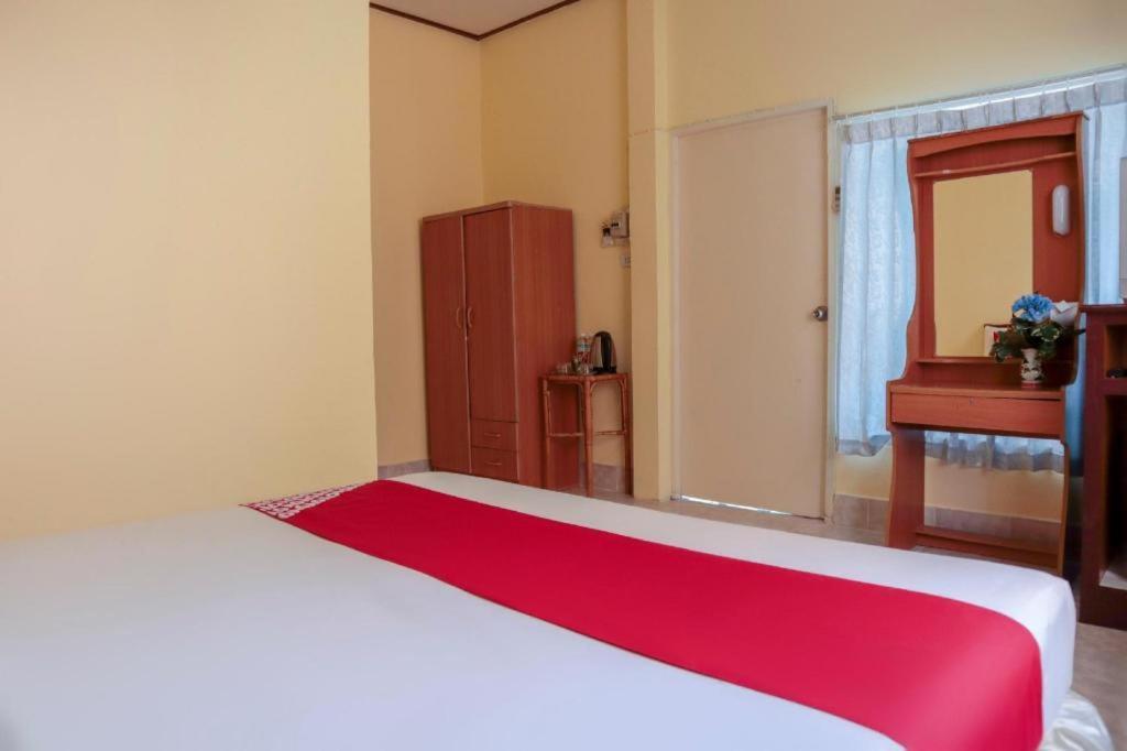 Oyo 681 Paradise Hotel Ao Nang Екстериор снимка